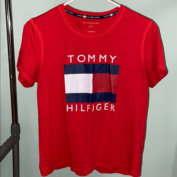 Tommy Hilfiger tshirt - Picture 1 of 2